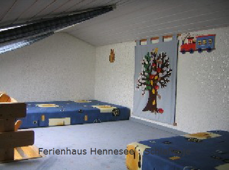 FERIENHAUS HENNESEE / Sauerland   Schlafkoje links  